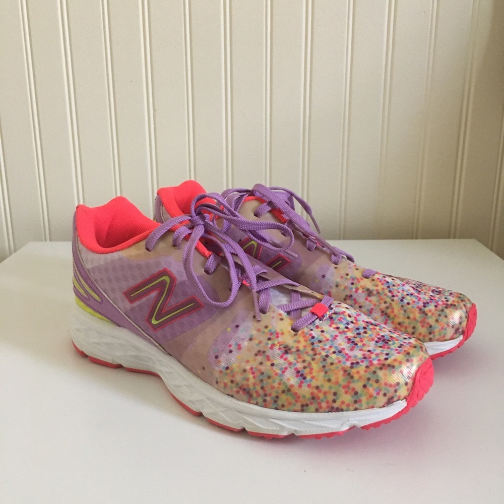 New Balance youth kids 890 v3 running shoes purple confetti print size 5 EUC